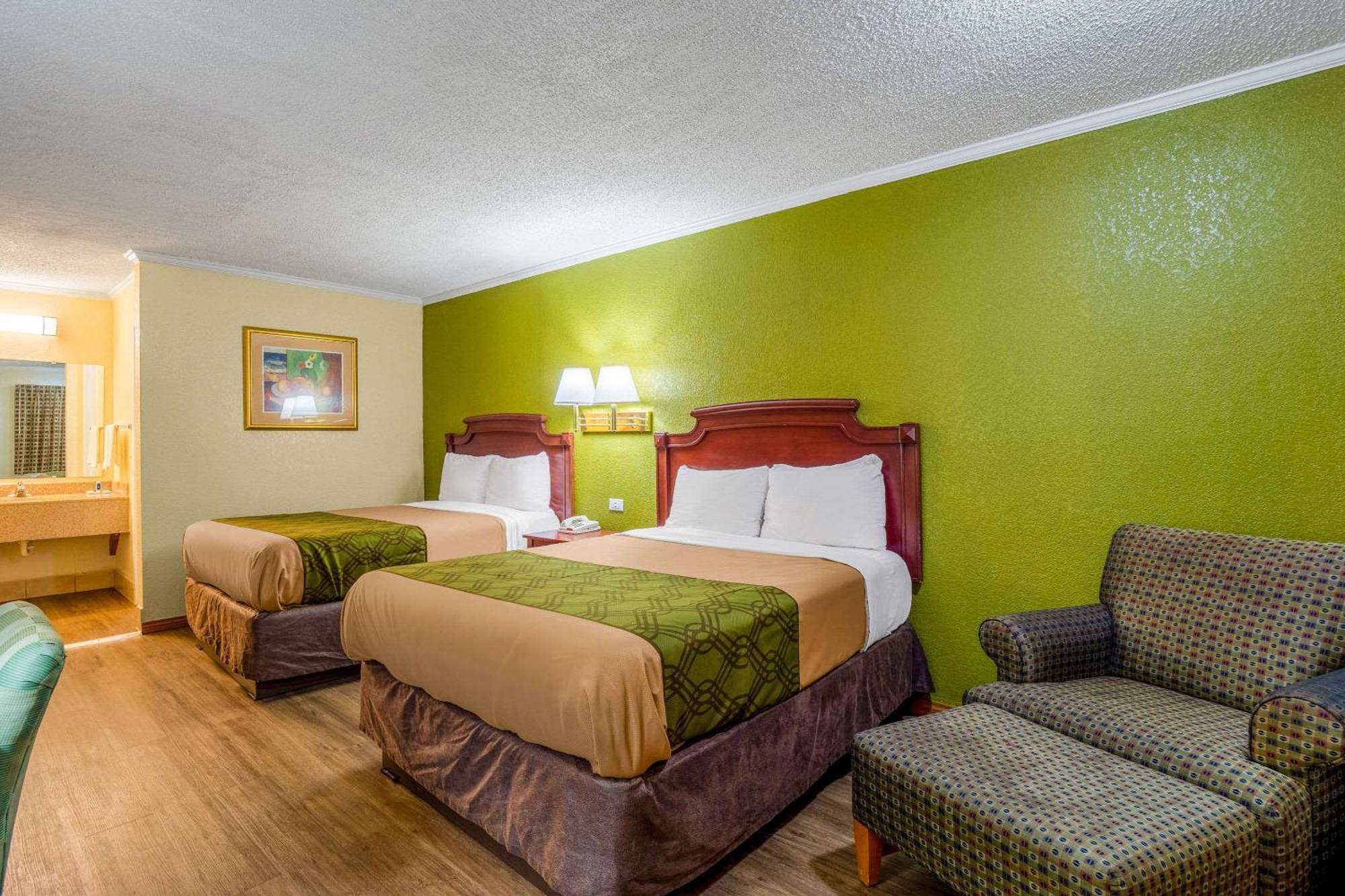 Rodeway Inn & Suites Fort Jackson Columbia Luaran gambar