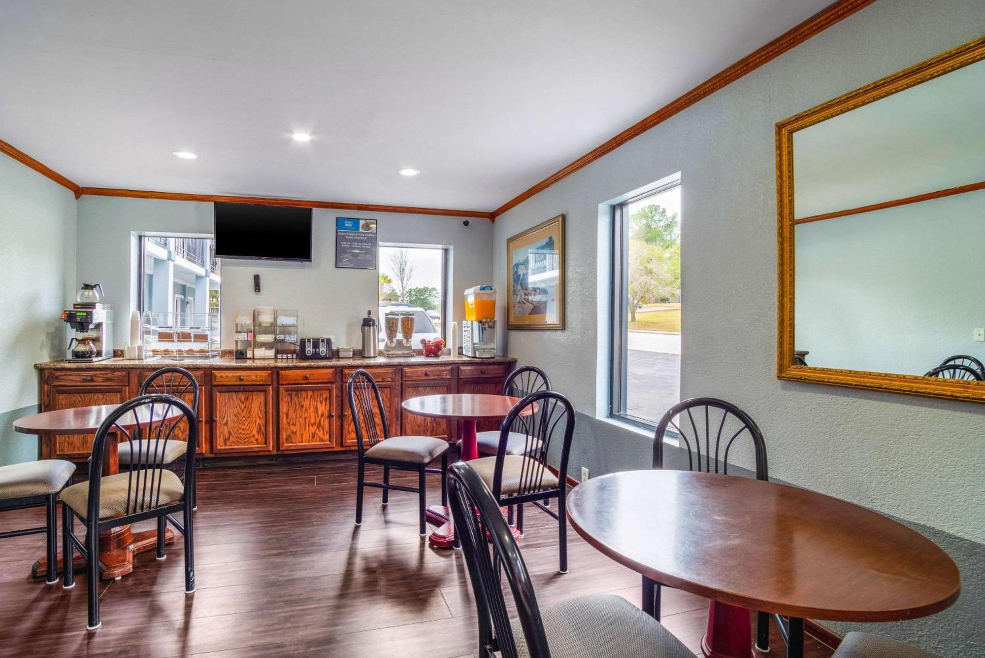 Rodeway Inn & Suites Fort Jackson Columbia Luaran gambar